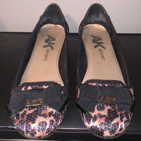 Anne Klein leopard shoes - Picture 3 of 5
